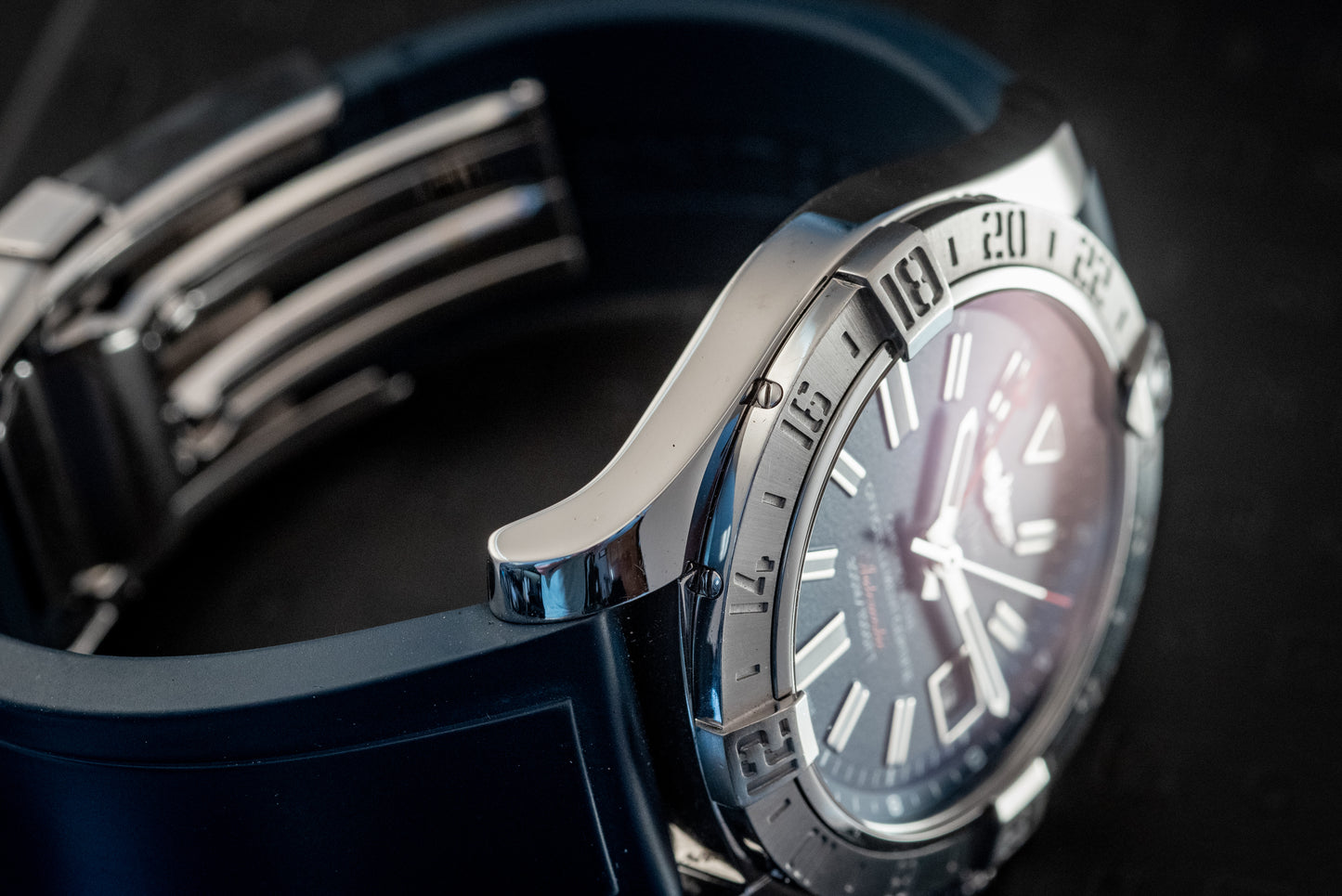 Breitling Avenger II GMT 43mm Ref A3239011/C872 Box And Papers
