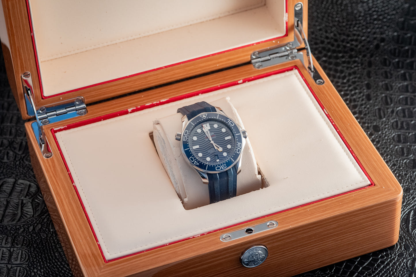 Omega Seamaster Diver 300M Co-Axial Master Chronometer Blue Dial Rubber Strap Watch 42mm Ref 210.32.42.20.03.001