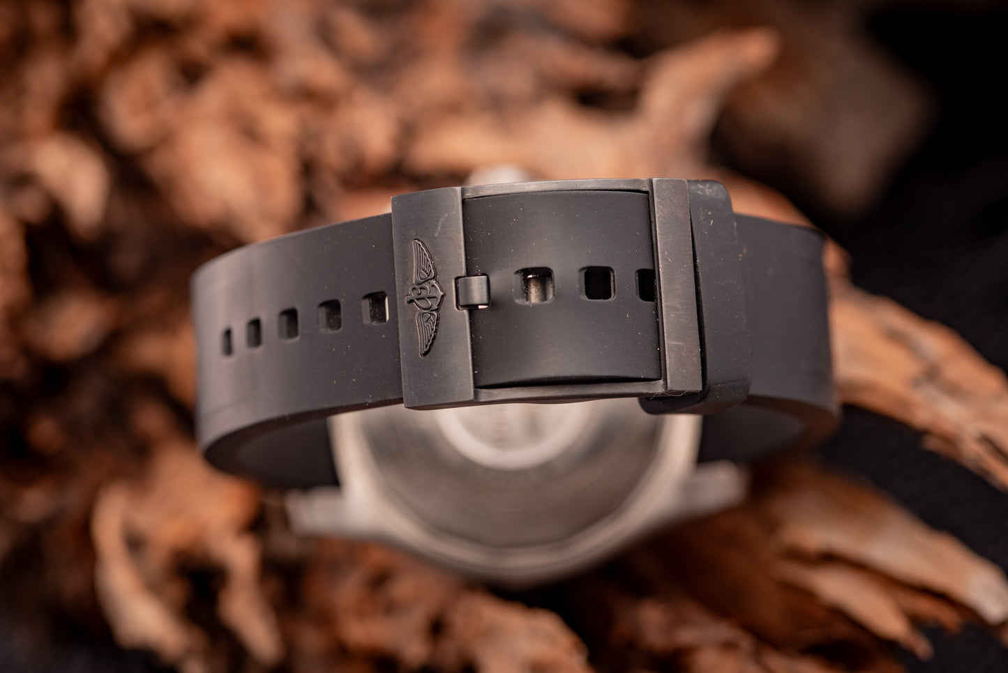 Breitling Avenger Bandit Titanium Ref Number E1338310/M534 Box And Papers 2 Additional Straps