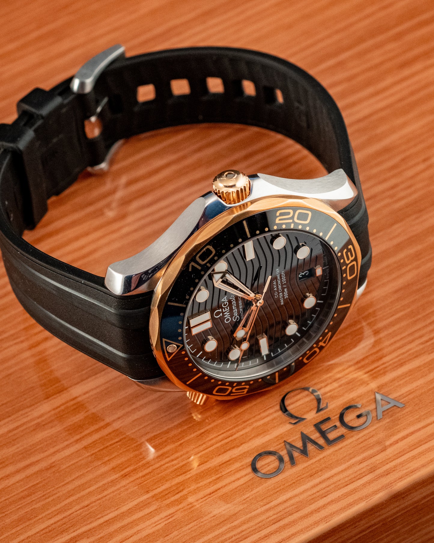 Omega Seamaster Senda Gold 300M Diver 2019 Box And Papers Ref 210.22.42.20.01.001