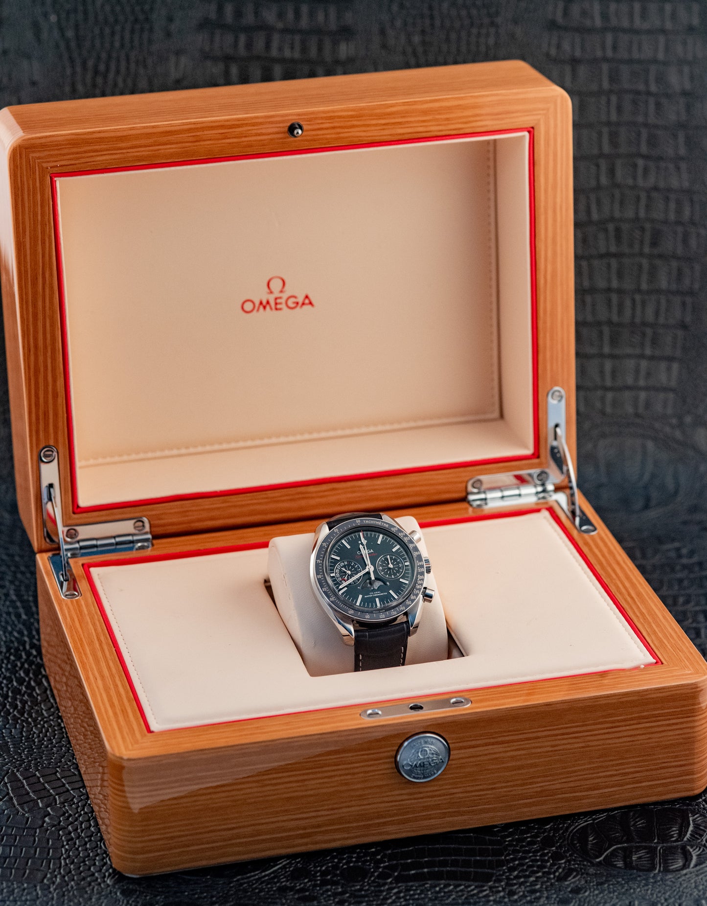 Omega Speedmaster Moonphase Blue Box And Papers 2022 304.33.44.52.03.001