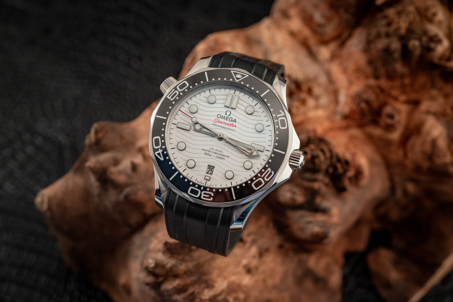 Omega 2022 Seamaster Diver 300M White Waves Dial Box And Papers Ref 210.32.42.20.04.001 Purchase Receipt