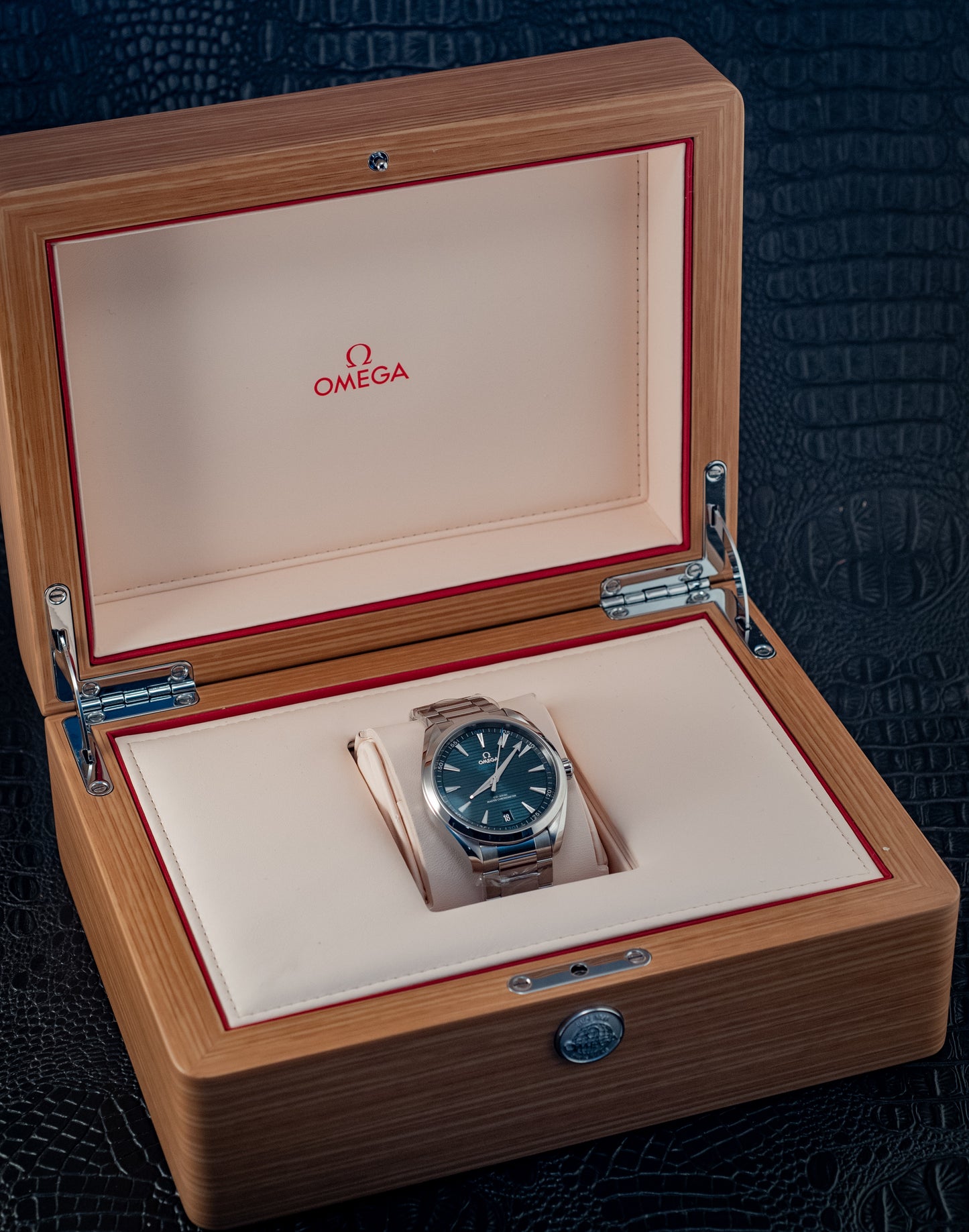 Omega 2024 Seamaster Aqua Terra Teak Blue Box And Papers Ref 220.10.41.21.03.001
