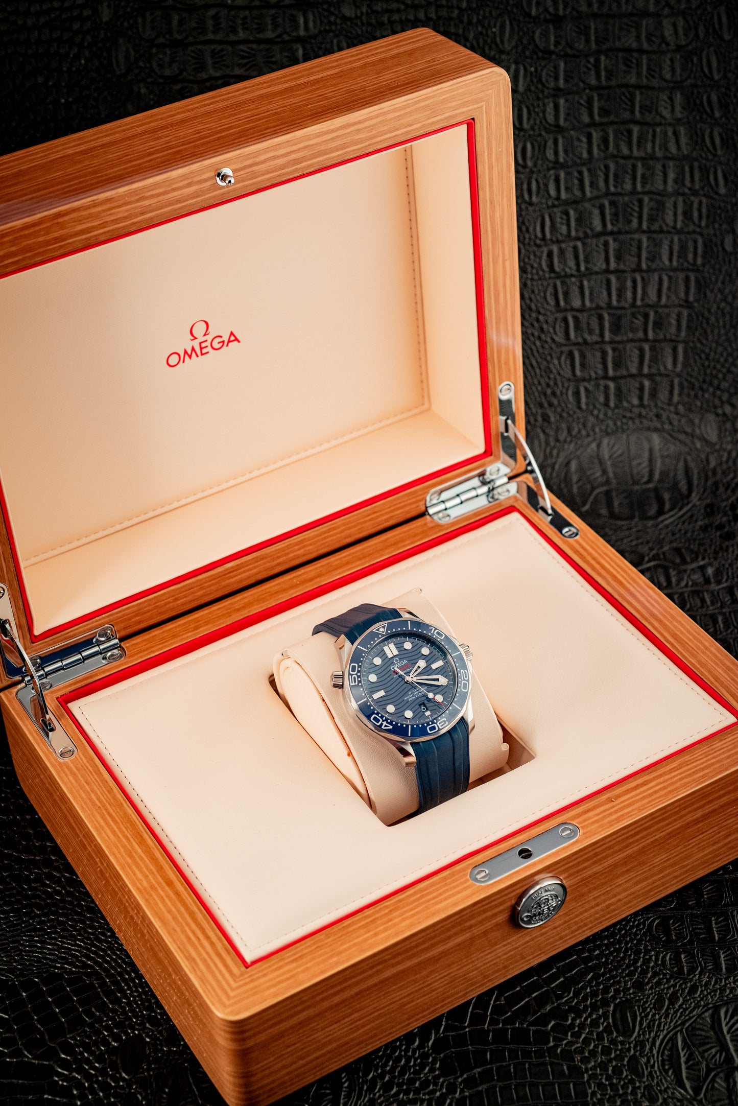 Omega Seamaster Diver 300MM Blue Dial Rubber 2020 Ref 210.32.42.20.03.001 Box And Papers