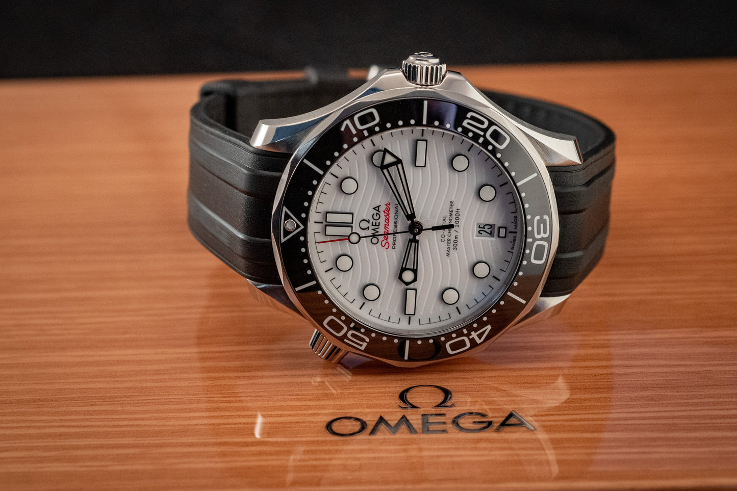 Omega 2022 Seamaster Diver 300M White Waves Dial Box And Papers Ref 210.32.42.20.04.001 Purchase Receipt
