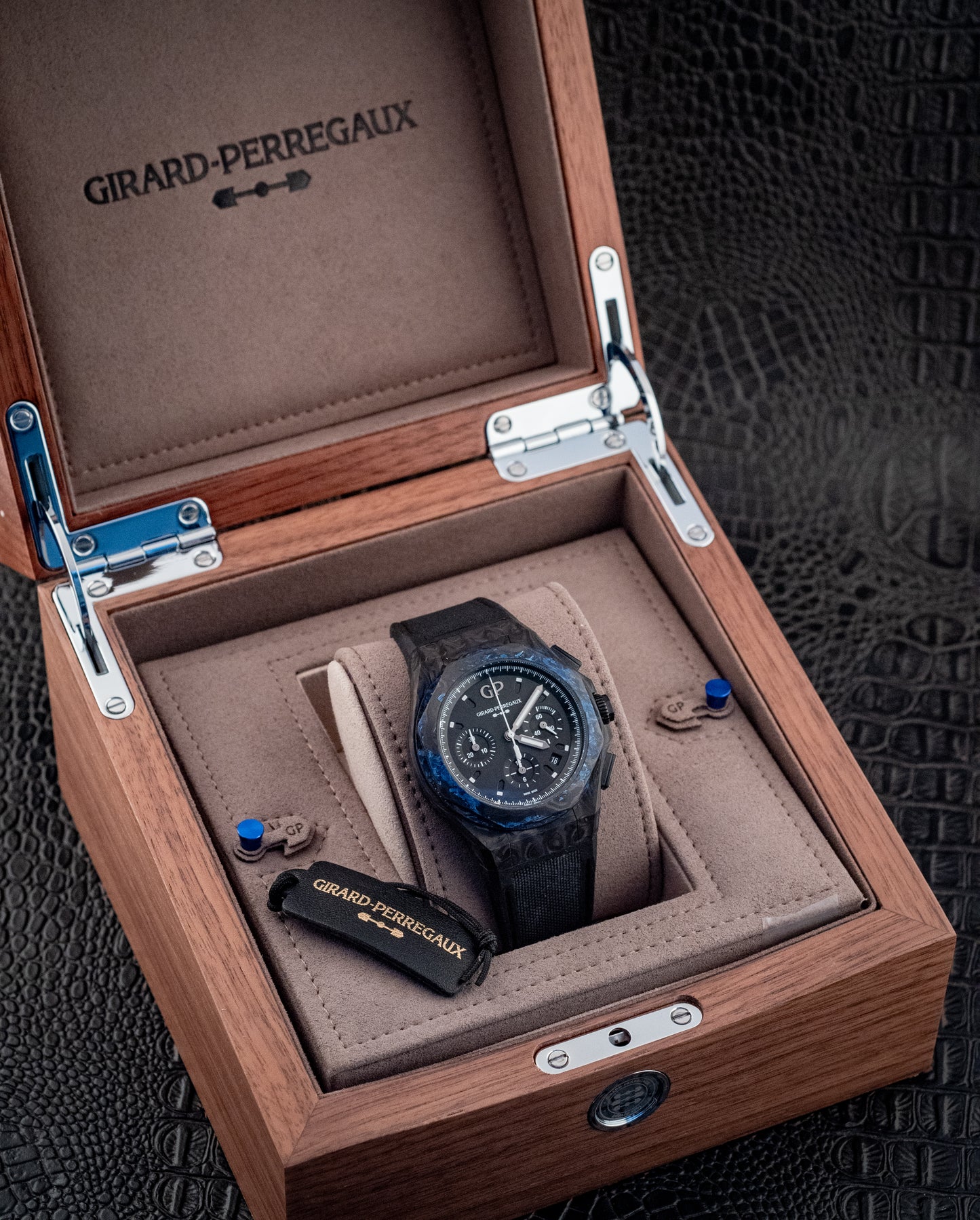 Girard Perregaux Laureato Absolute Wired 2022 Box And Papers Ref 81060-36-694-FH6A