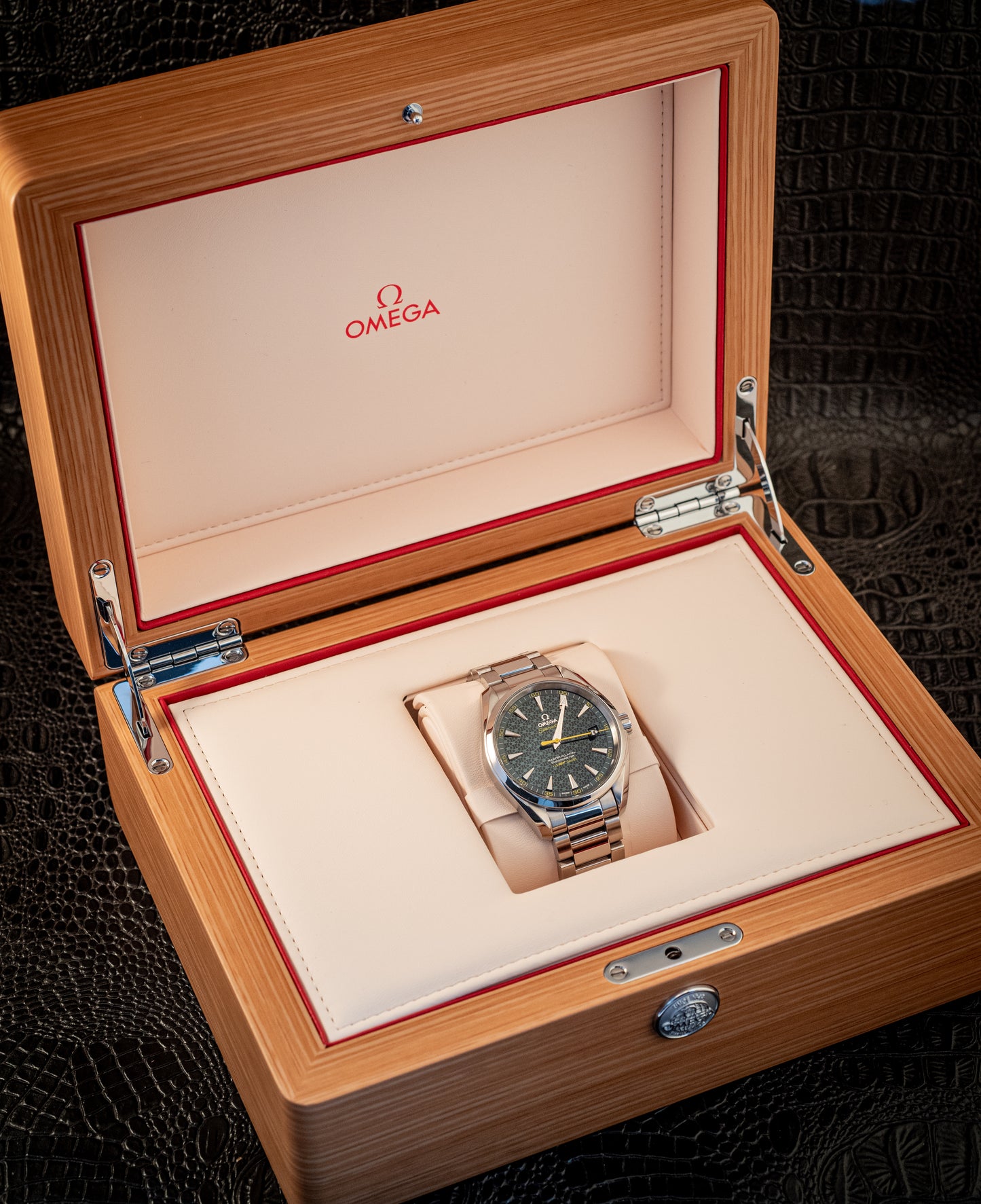 Omega Seamaster Aqua Terra Spectre James Bond 007 Ref 231.10.42.21.03.004