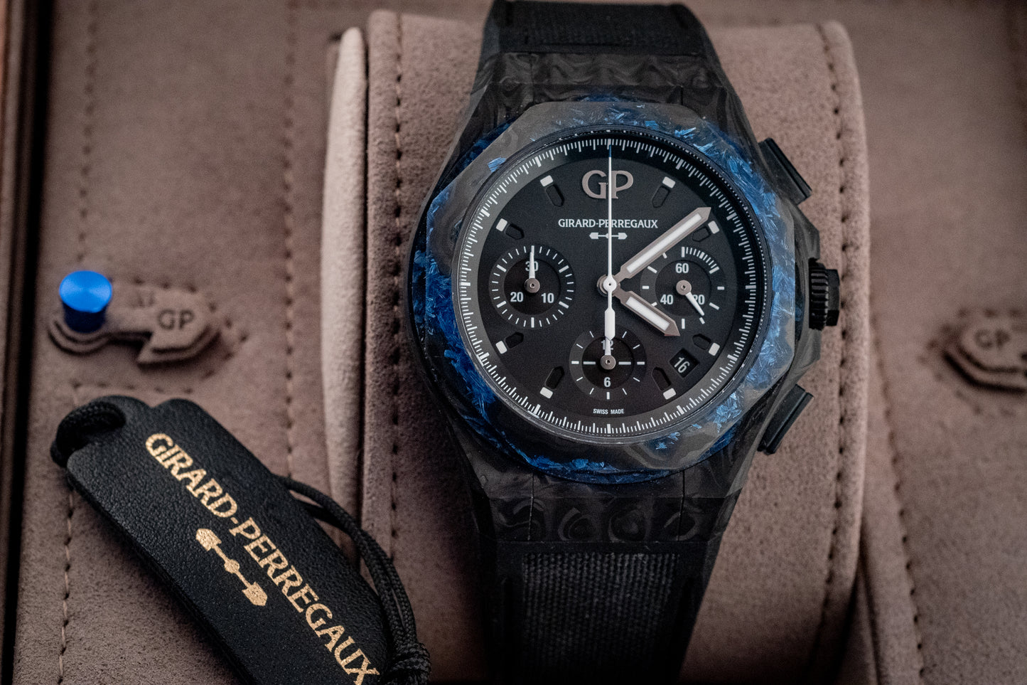 Girard Perregaux Laureato Absolute Wired 2022 Box And Papers Ref 81060-36-694-FH6A