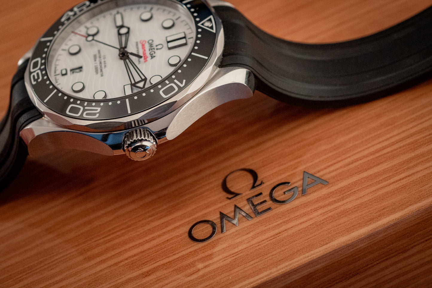 Omega 2022 Seamaster Diver 300M White Waves Dial Box And Papers Ref 210.32.42.20.04.001 Purchase Receipt