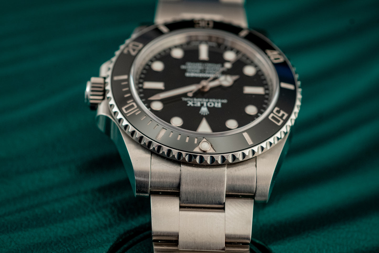 Rolex Submariner December 2021 Black No-date Full Set 41mm Box And Papers Ref 124060