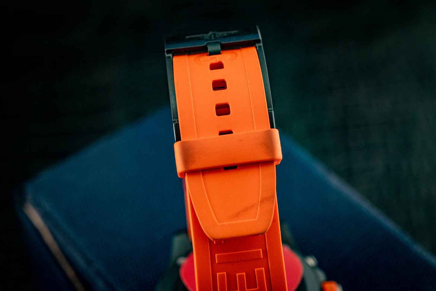 Breitling Endurance Pro 44MM Orange 3 Extra Straps Box And Papers Ref X82310A51B1S1