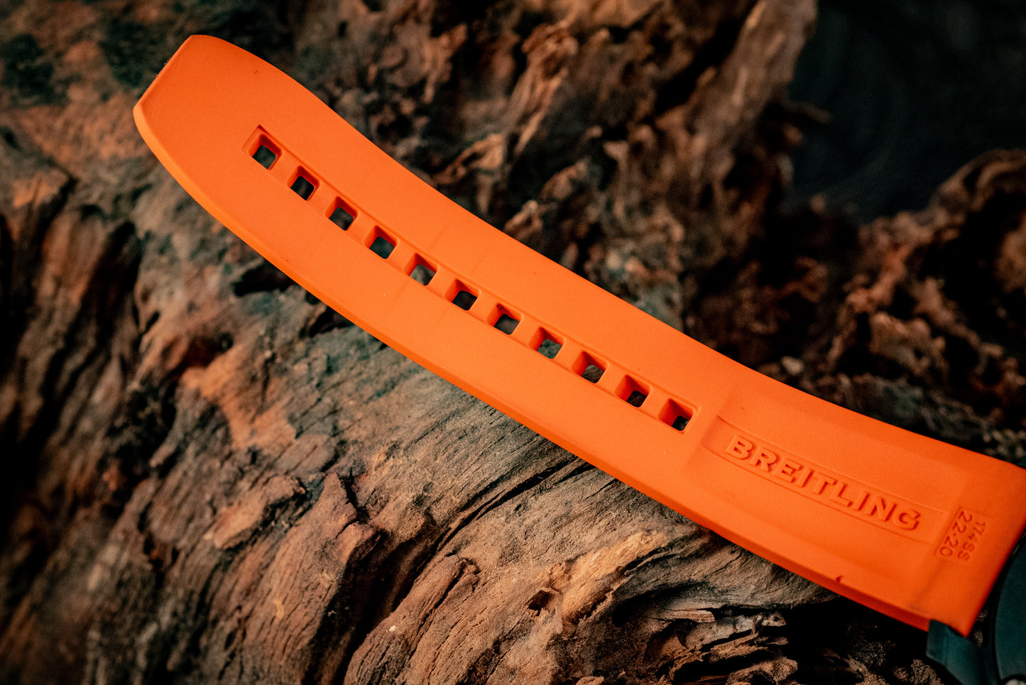 Breitling Endurance Pro 44MM Orange 3 Extra Straps Box And Papers Ref X82310A51B1S1