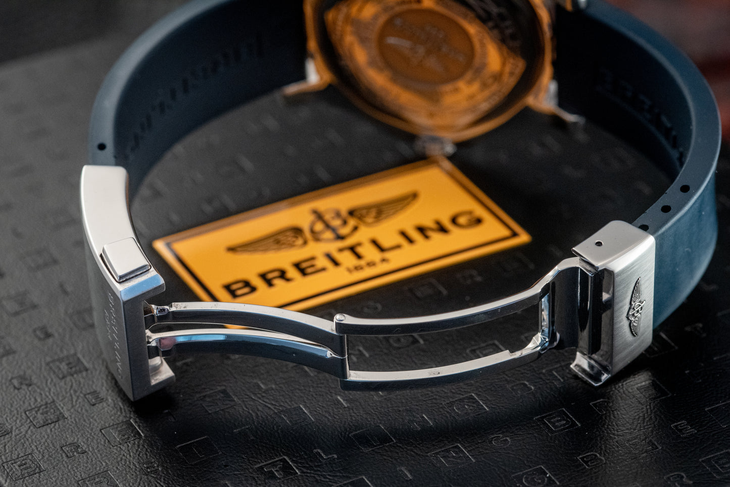 Breitling Avenger II GMT 43mm Ref A3239011/C872 Box And Papers
