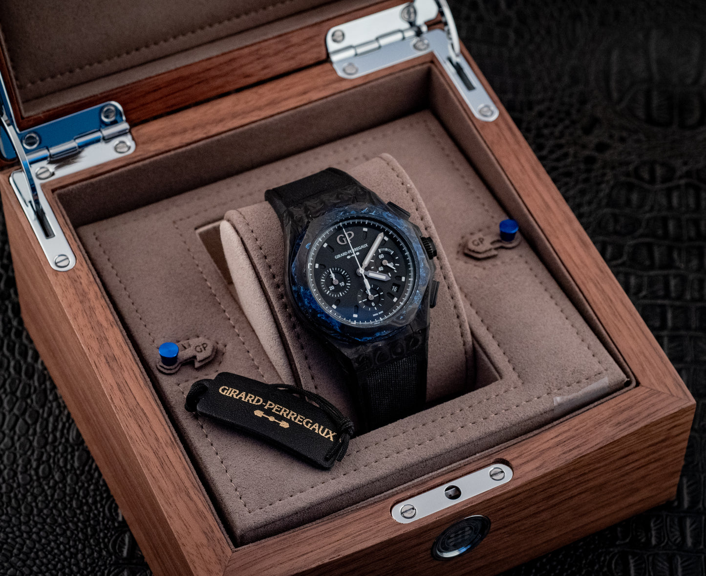 Girard Perregaux Laureato Absolute Wired 2022 Box And Papers Ref 81060-36-694-FH6A
