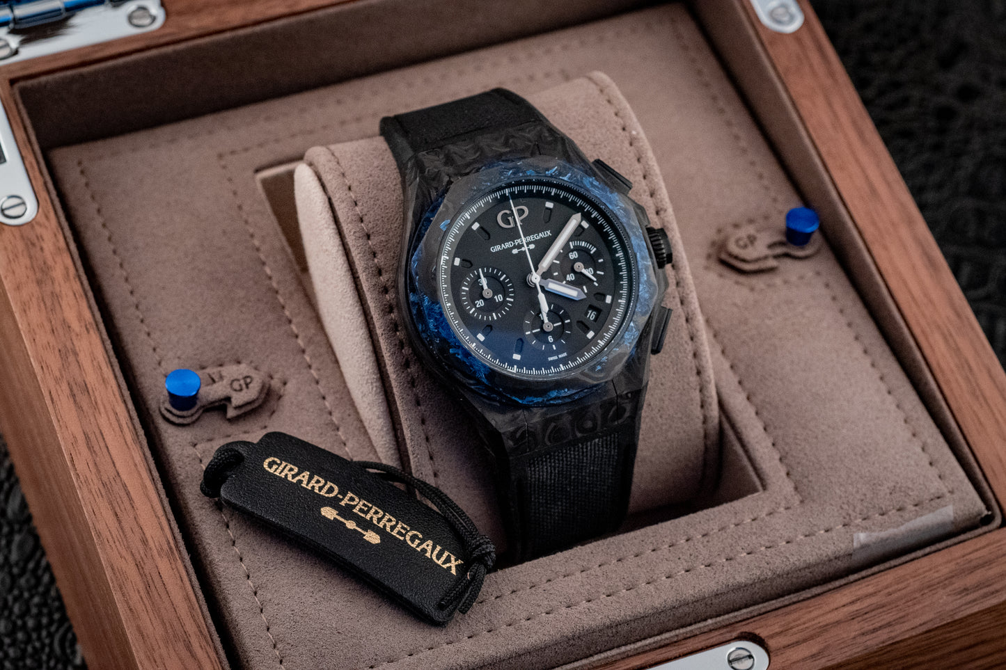 Girard Perregaux Laureato Absolute Wired 2022 Box And Papers Ref 81060-36-694-FH6A