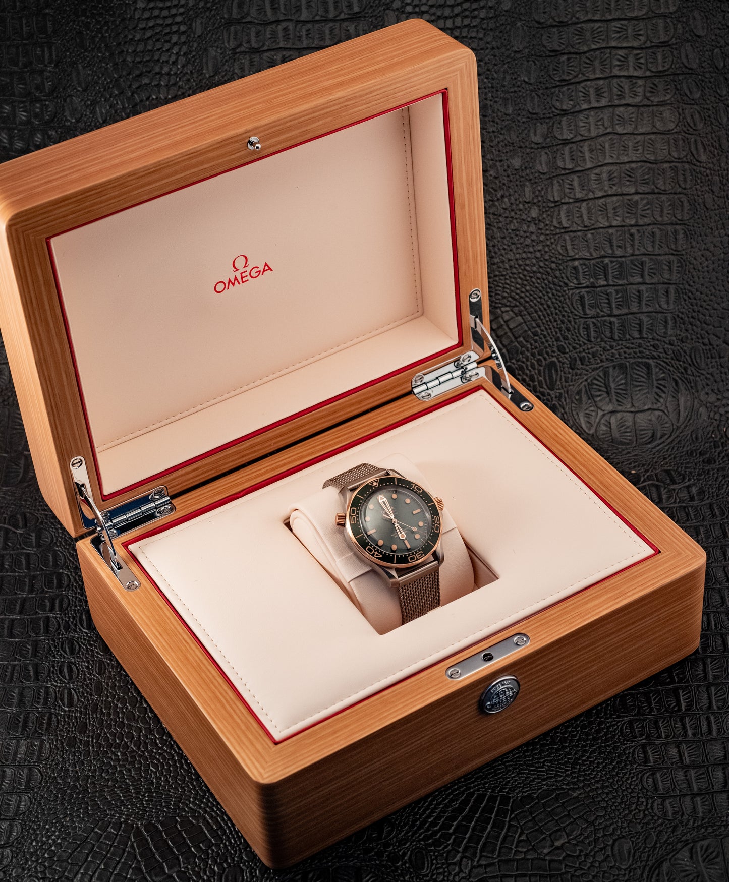 Omega Seamaster Diver 300 M Bronze Gold Green Dial Extra Strap 2025 Box And Papers Ref 210.92.42.20.10.001