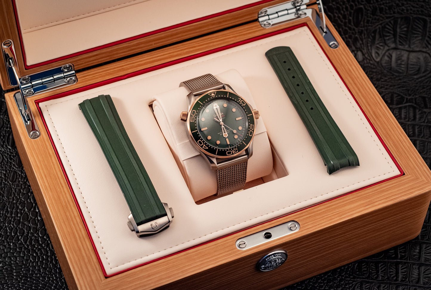 Omega Seamaster Diver 300 M Bronze Gold Green Dial Extra Strap 2025 Box And Papers Ref 210.92.42.20.10.001