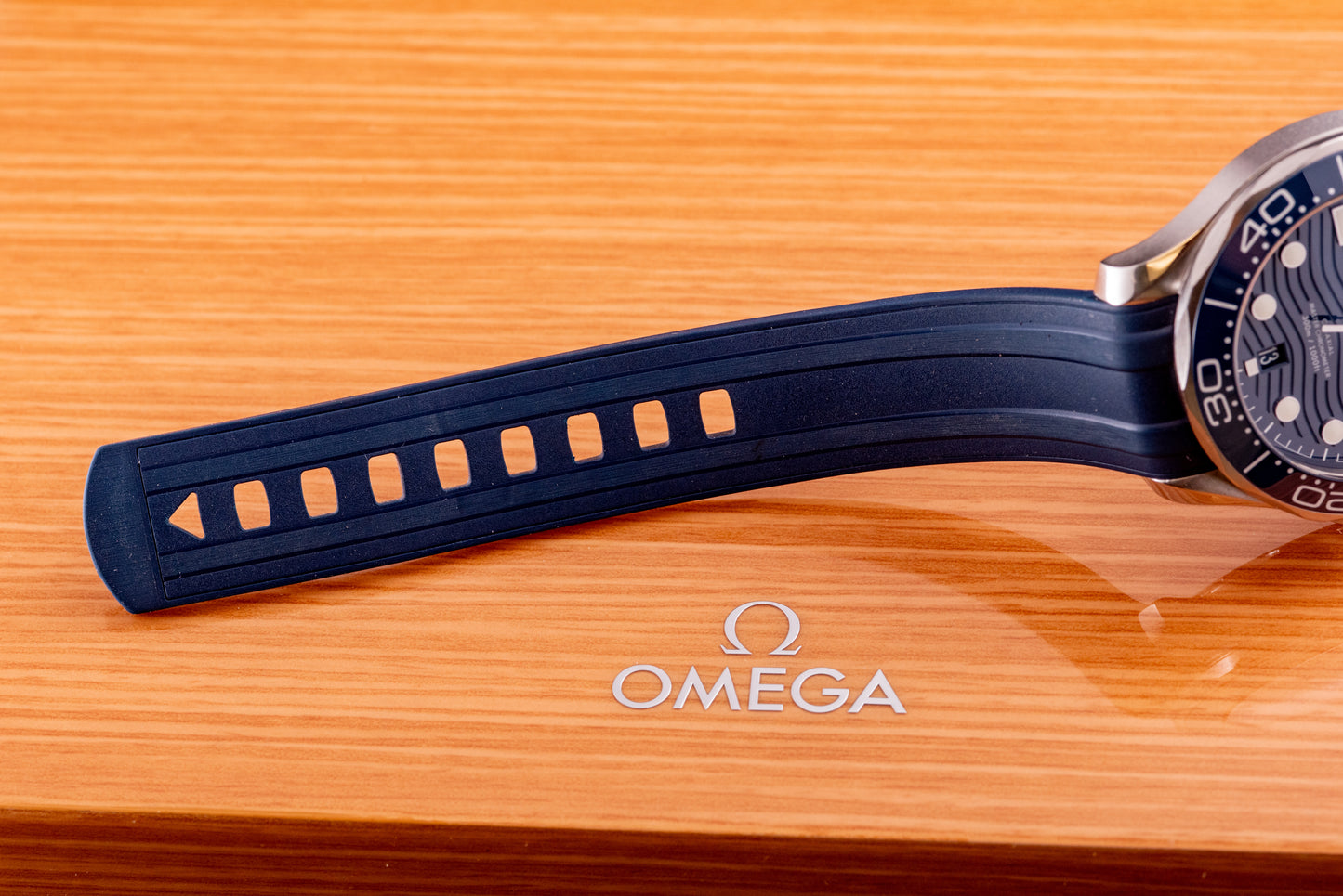 OMEGA Seamaster Diver Watch 300M Refercence 210.32.42.20.03.001 Box And Papers