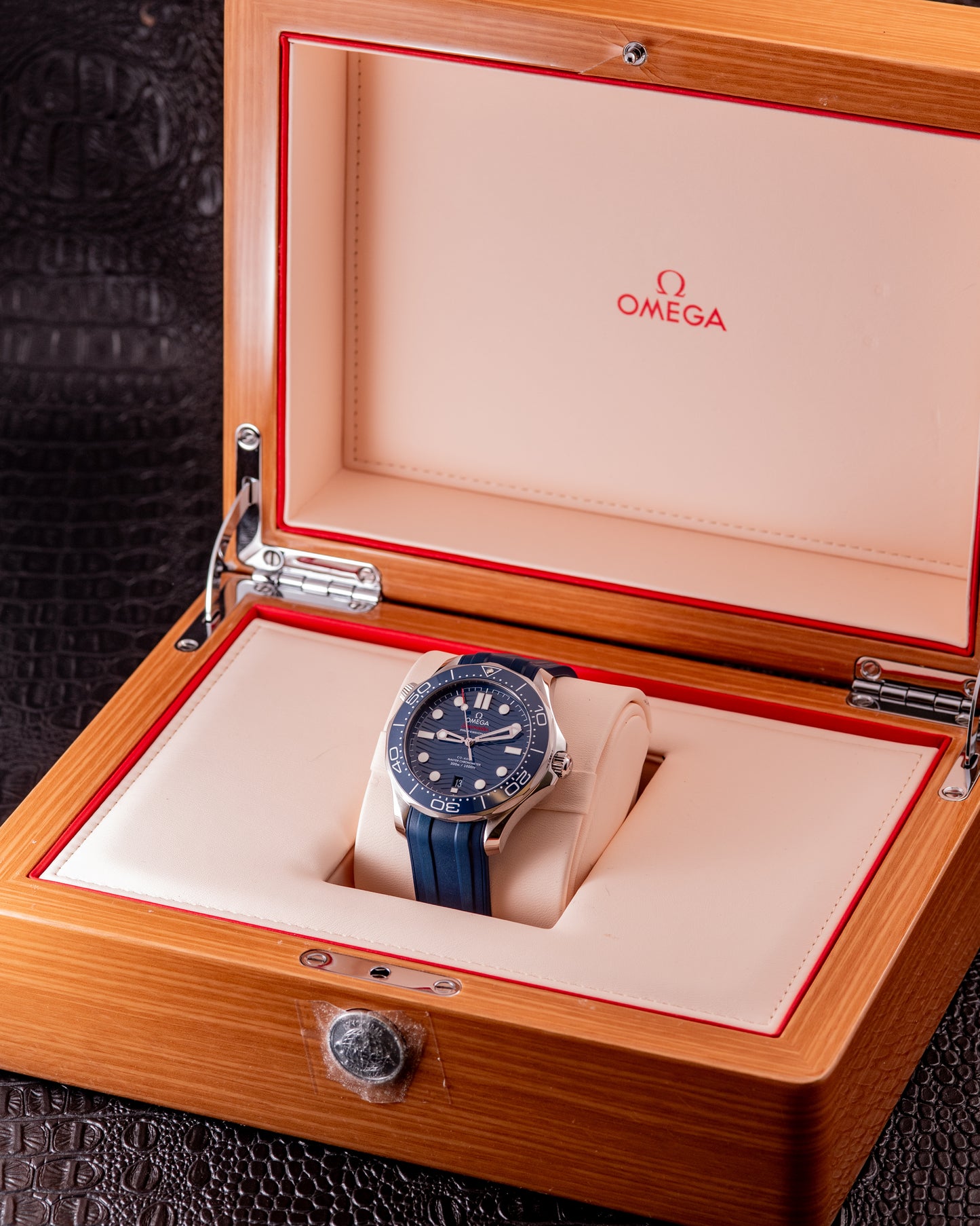 OMEGA Seamaster Diver Watch 300M Refercence 210.32.42.20.03.001 Box And Papers