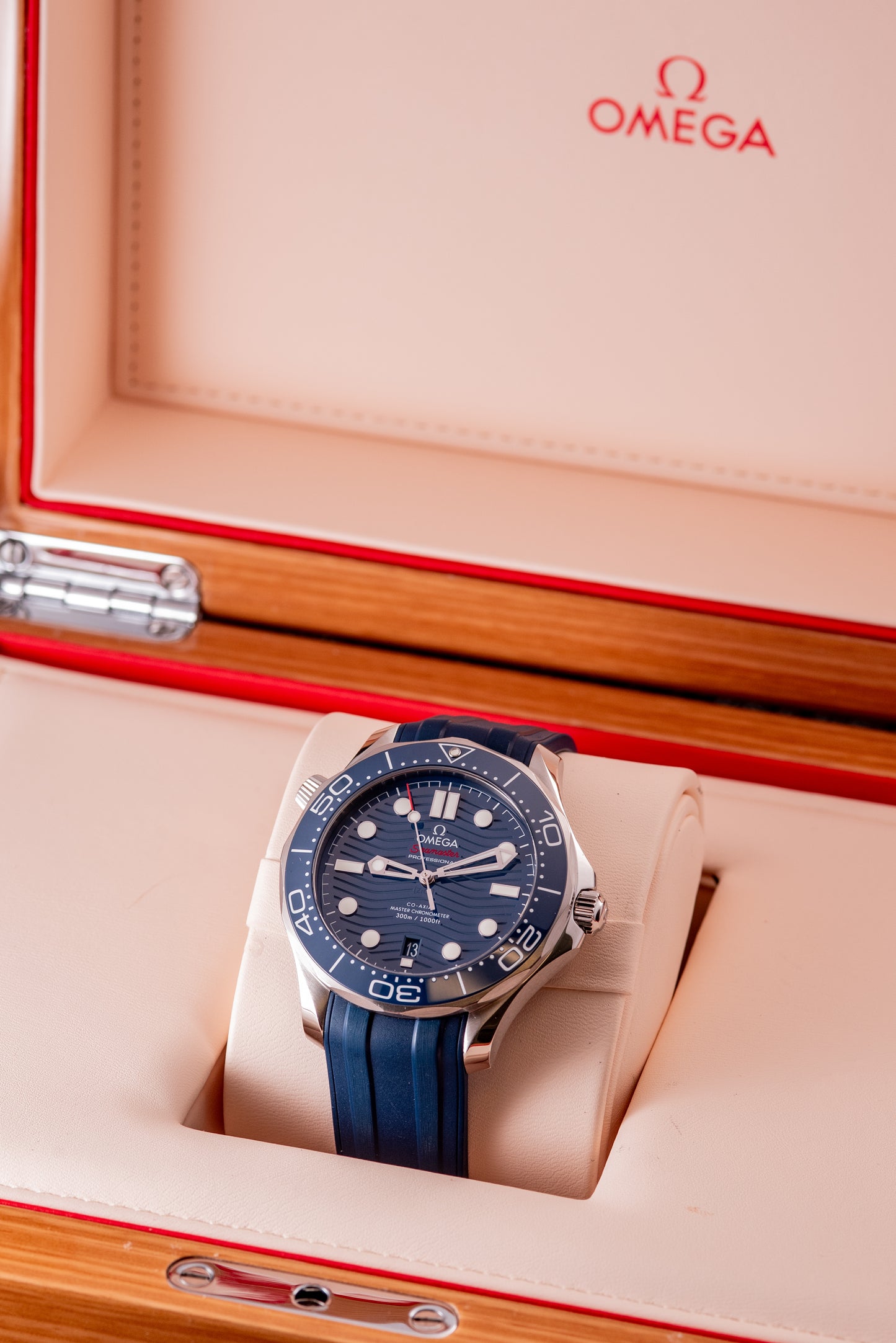 OMEGA Seamaster Diver Watch 300M Refercence 210.32.42.20.03.001 Box And Papers