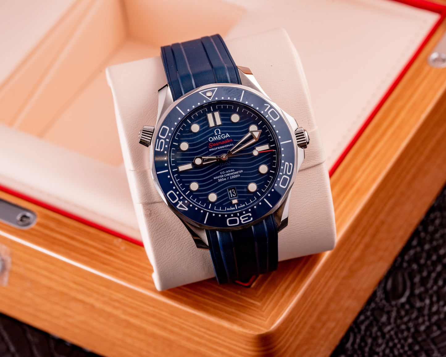 OMEGA Seamaster Diver Watch 300M Refercence 210.32.42.20.03.001 Box And Papers