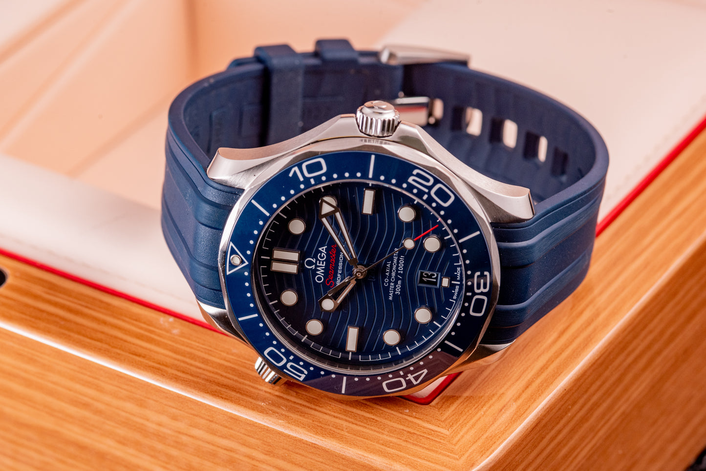 OMEGA Seamaster Diver Watch 300M Refercence 210.32.42.20.03.001 Box And Papers