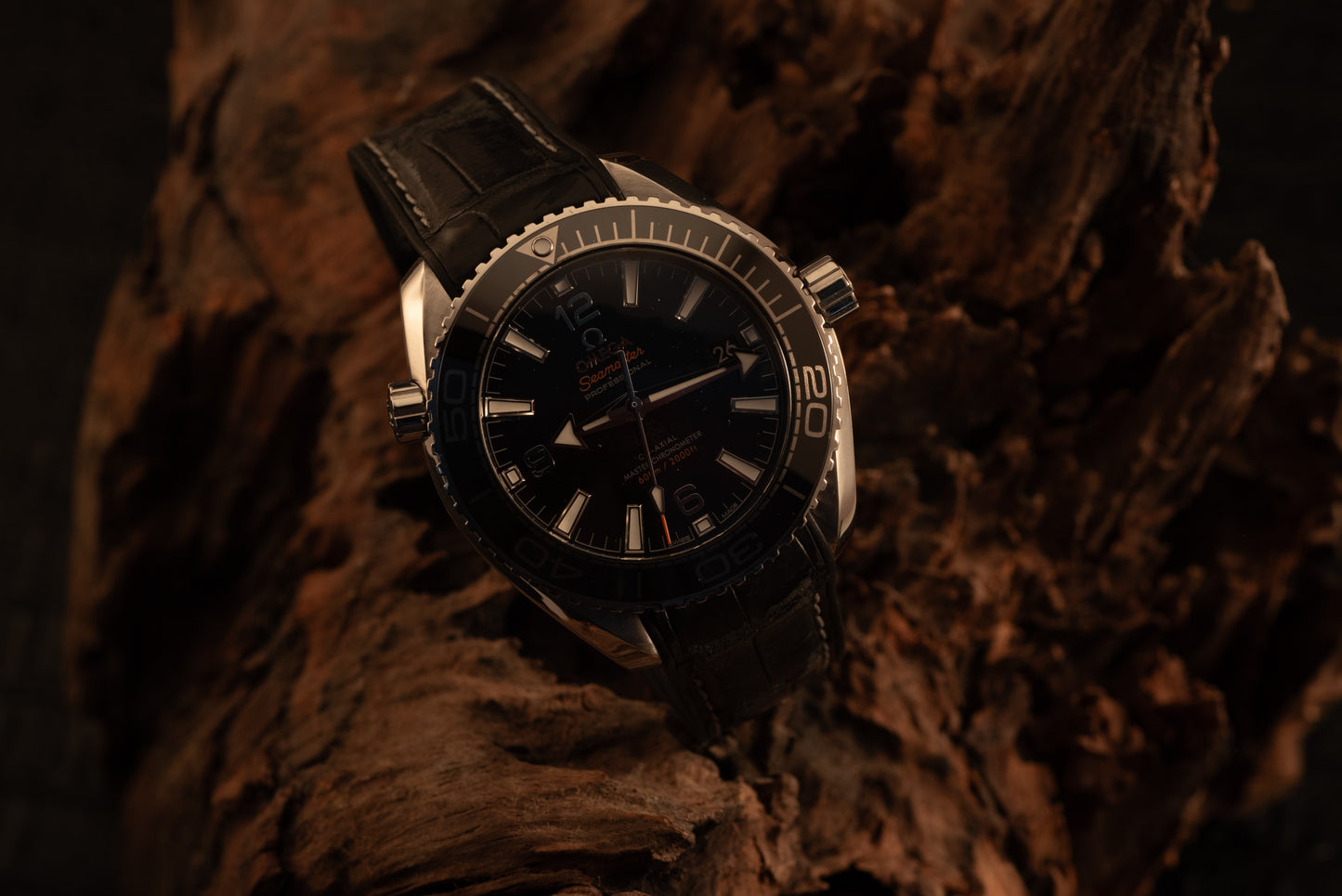 Omega Seamaster Planet Ocean Ref 215.33.40.20.01.001 Box And Papers