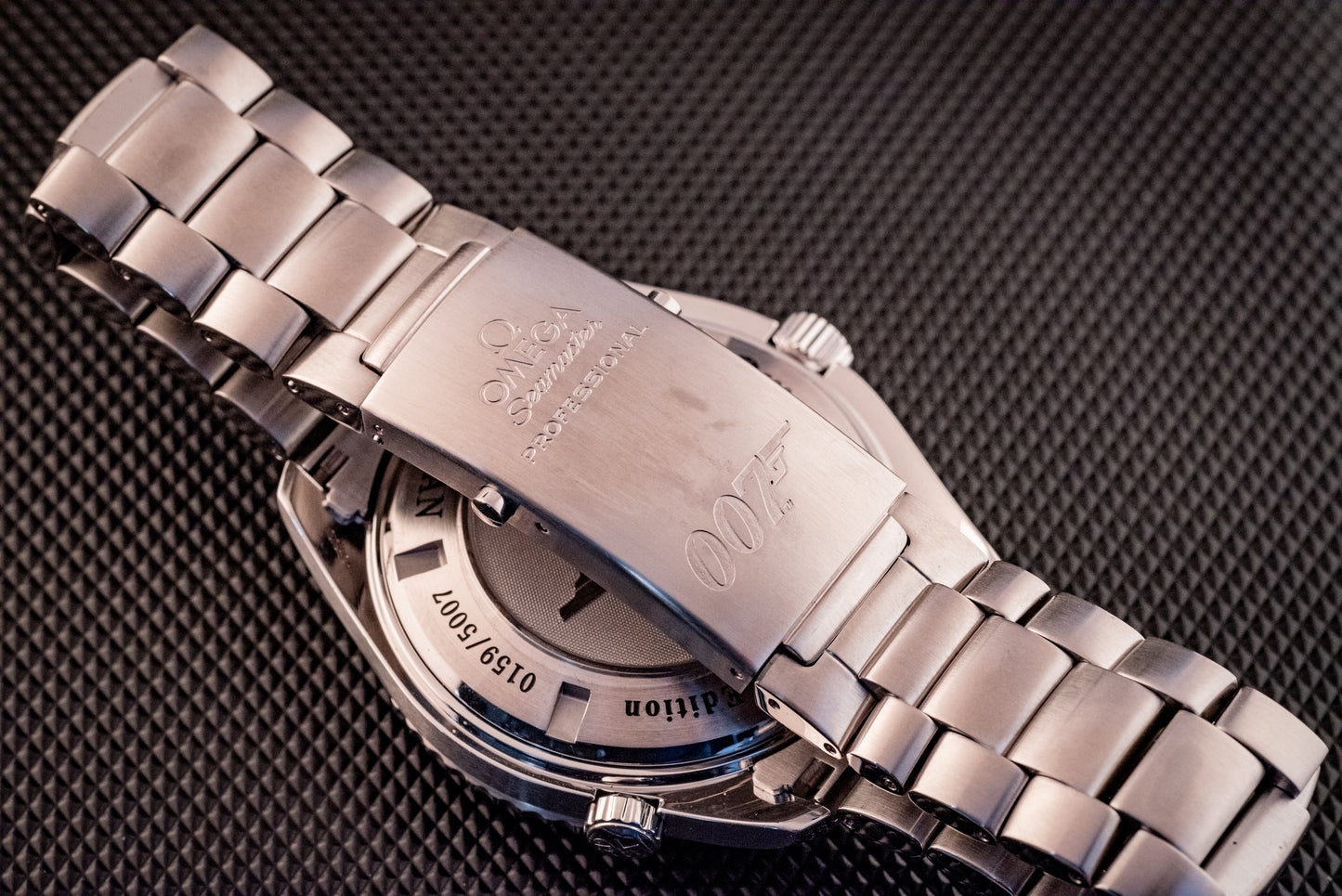 Omega Seamaster Planet Ocean Quantum of Solace Limited Edition 007 James Bond Box And Papers Ref 222.30.46.20.01.001