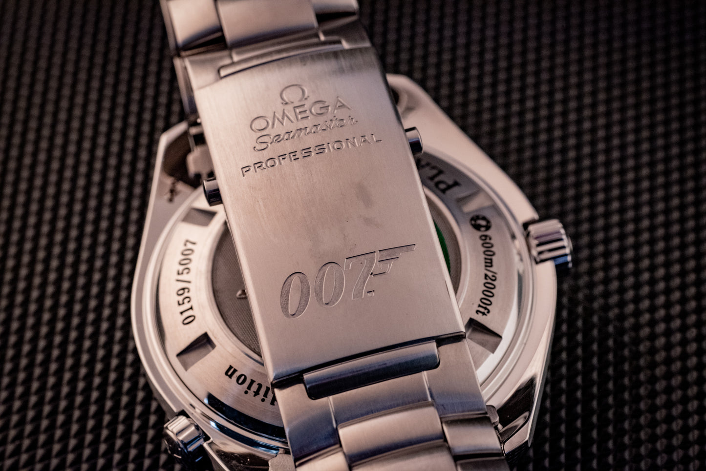 Omega Seamaster Planet Ocean Quantum of Solace Limited Edition 007 James Bond Box And Papers Ref 222.30.46.20.01.001