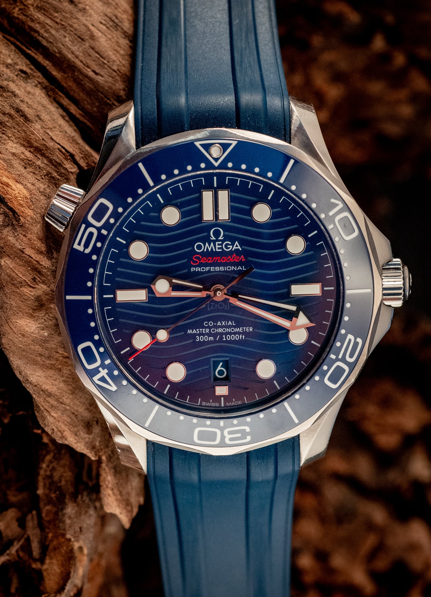 Omega Seamaster Diver 300MM Blue Dial Rubber 2020 Ref 210.32.42.20.03.001 Box And Papers