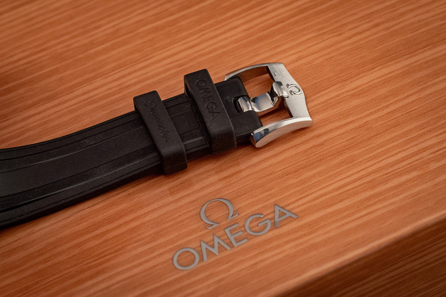Omega 2022 Seamaster Diver 300M White Waves Dial Box And Papers Ref 210.32.42.20.04.001 Purchase Receipt