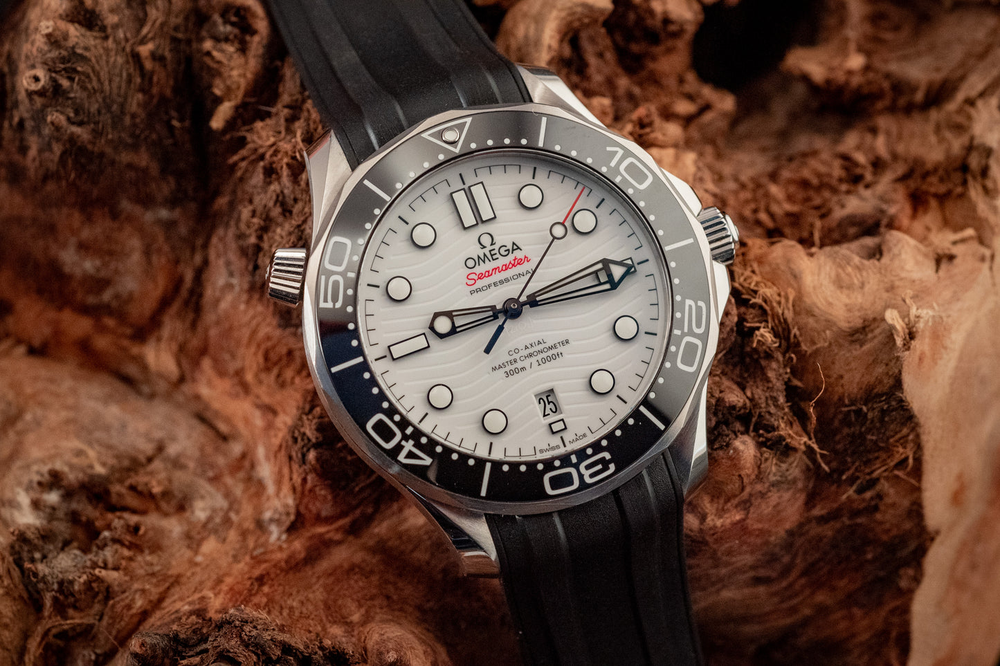Omega 2022 Seamaster Diver 300M White Waves Dial Box And Papers Ref 210.32.42.20.04.001 Purchase Receipt