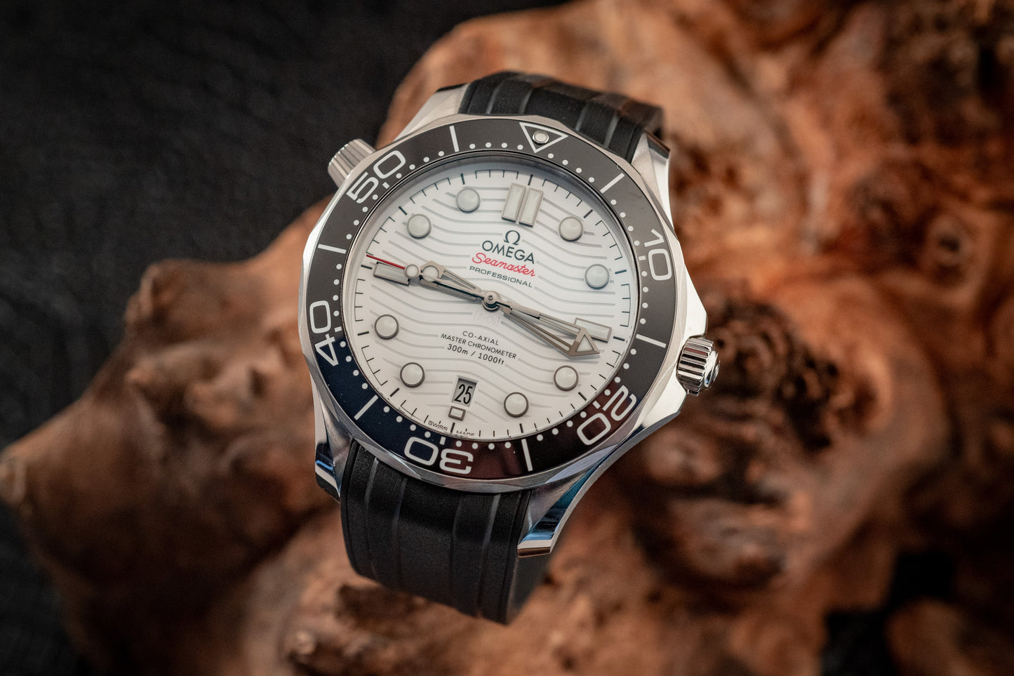 Omega 2022 Seamaster Diver 300M White Waves Dial Box And Papers Ref 210.32.42.20.04.001 Purchase Receipt
