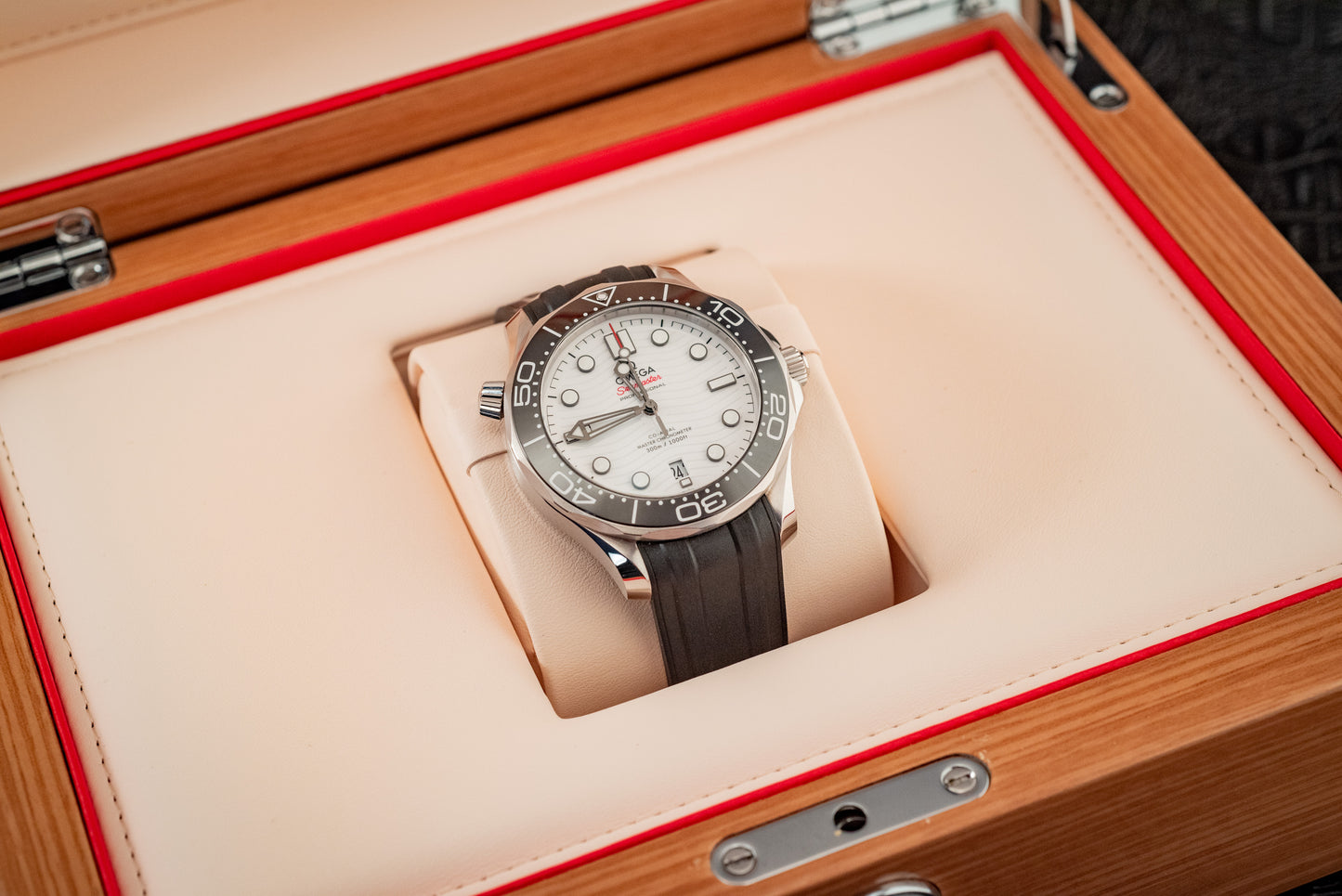 Omega 2022 Seamaster Diver 300M White Waves Dial Box And Papers Ref 210.32.42.20.04.001 Purchase Receipt
