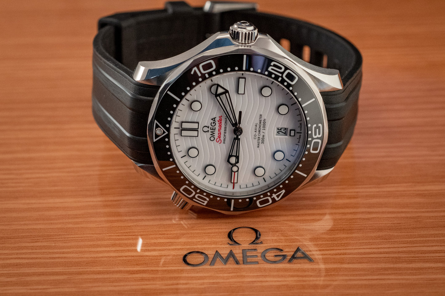 Omega 2022 Seamaster Diver 300M White Waves Dial Box And Papers Ref 210.32.42.20.04.001 Purchase Receipt