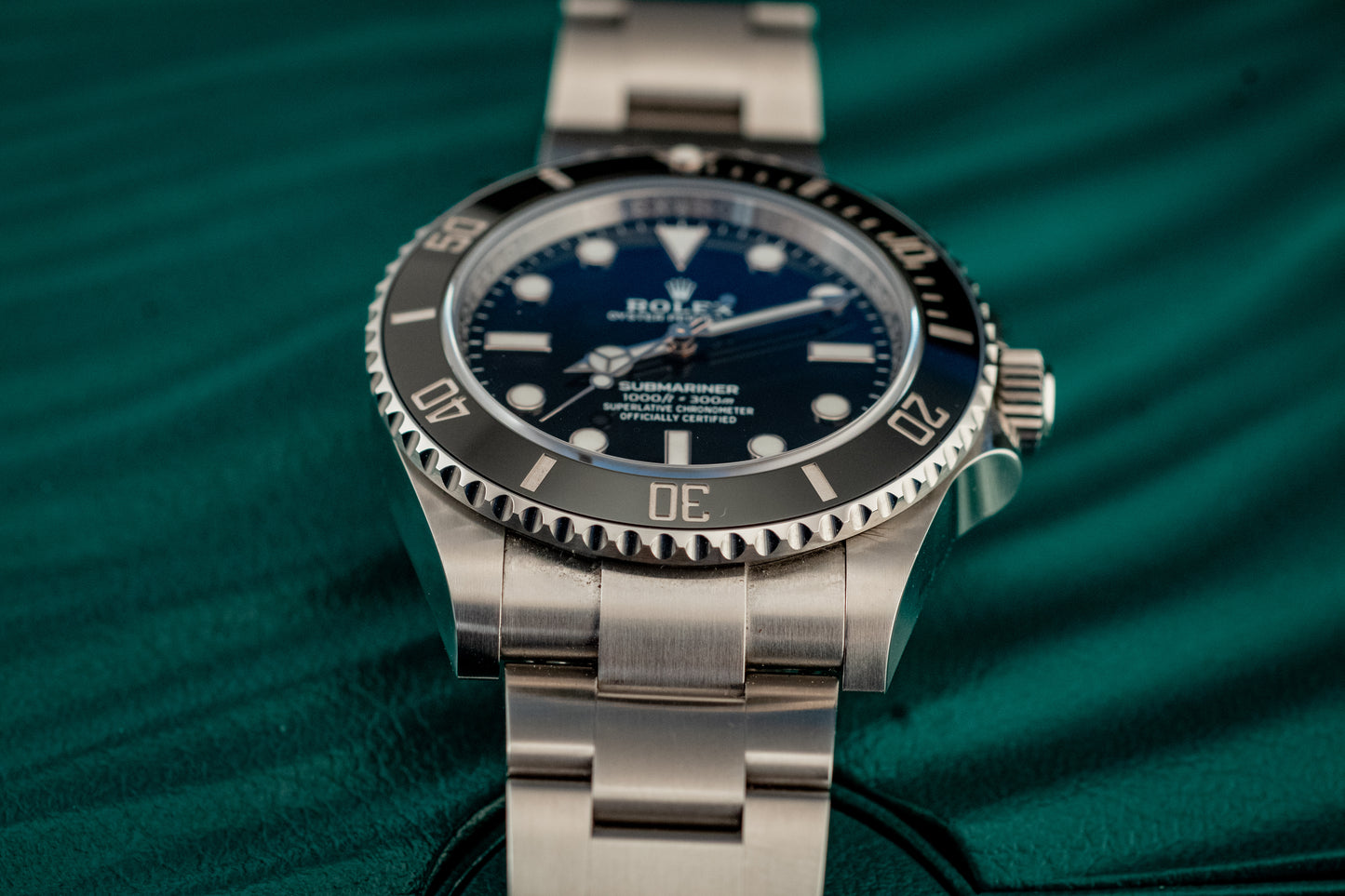 Rolex Submariner December 2021 Black No-date Full Set 41mm Box And Papers Ref 124060